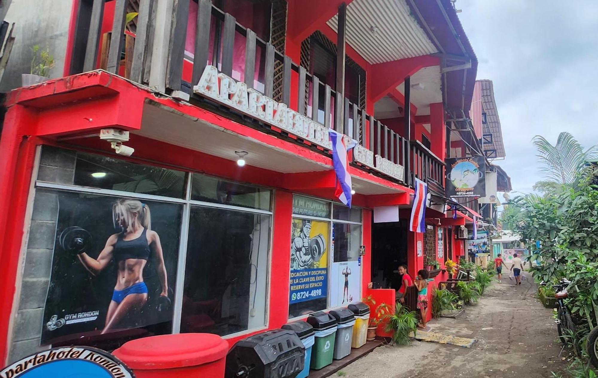 Apartahotel & Gym Rondon Tortuguero Habitación foto